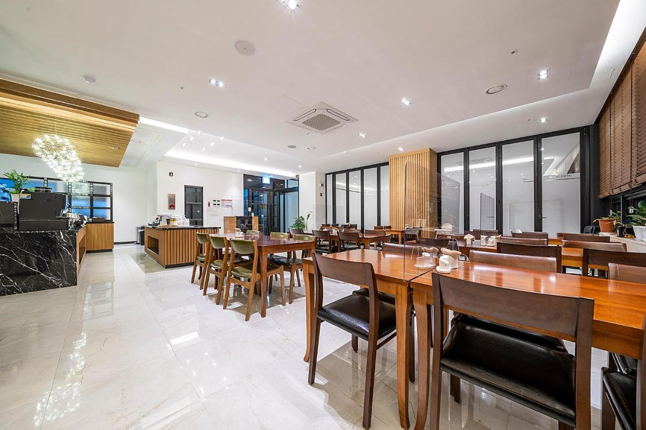 Wonju City Hotel Hyeoksin Екстериор снимка
