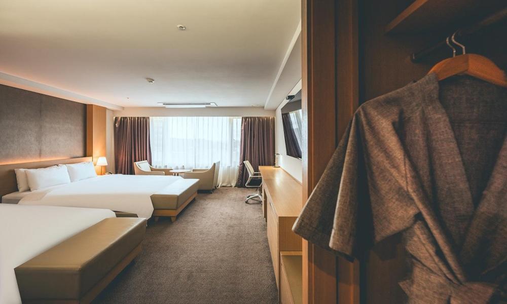 Wonju City Hotel Hyeoksin Екстериор снимка