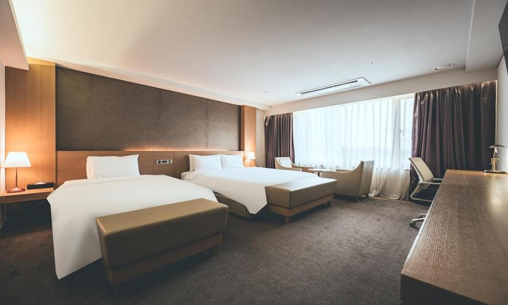 Wonju City Hotel Hyeoksin Екстериор снимка