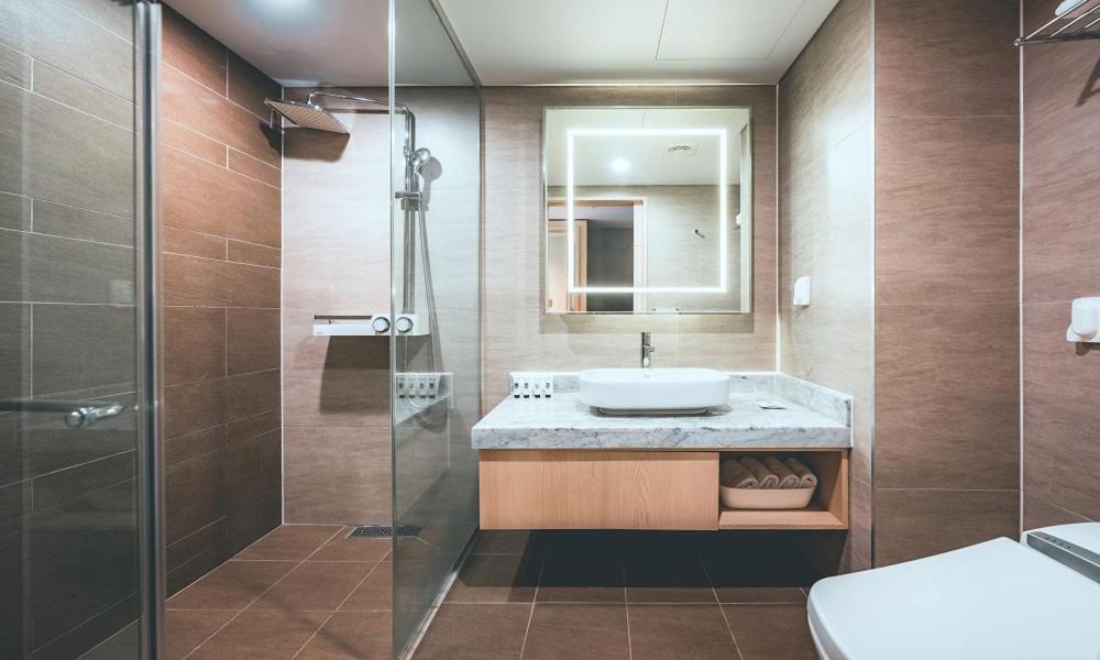 Wonju City Hotel Hyeoksin Екстериор снимка
