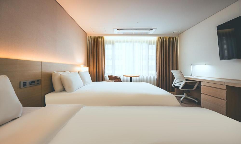 Wonju City Hotel Hyeoksin Екстериор снимка