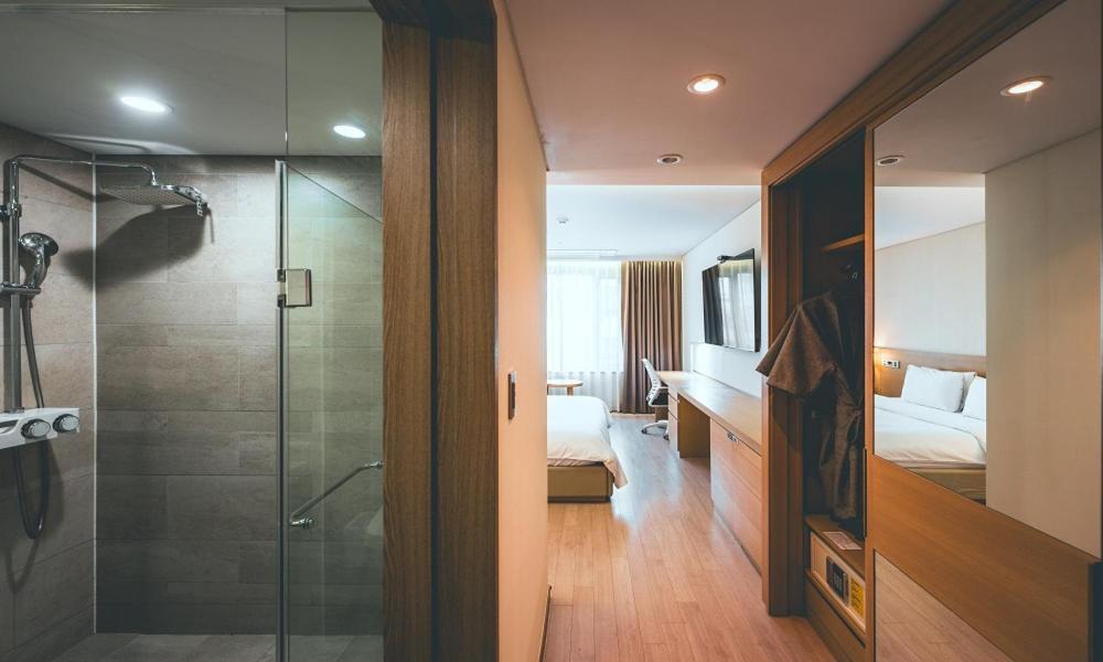 Wonju City Hotel Hyeoksin Екстериор снимка