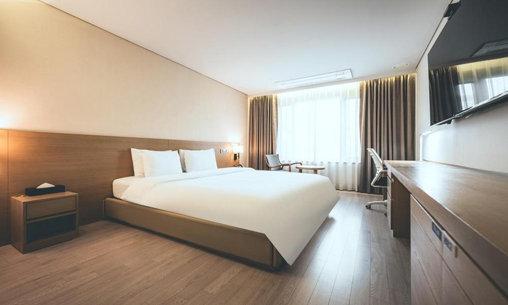Wonju City Hotel Hyeoksin Екстериор снимка