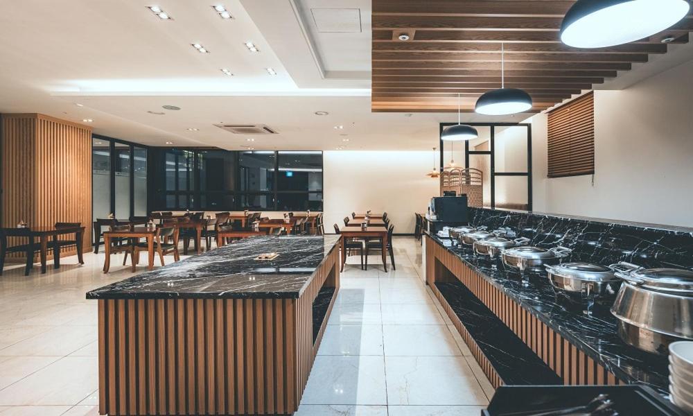 Wonju City Hotel Hyeoksin Екстериор снимка