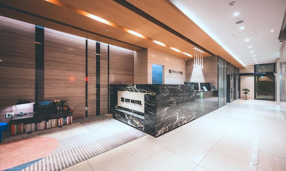Wonju City Hotel Hyeoksin Екстериор снимка